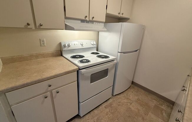 1 bed, 1 bath, 660 sqft, $1,195, Unit 323