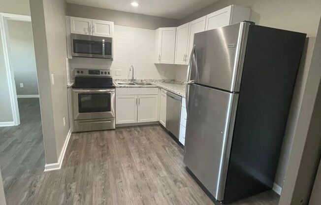 2 beds, 1 bath, 725 sqft, $1,095