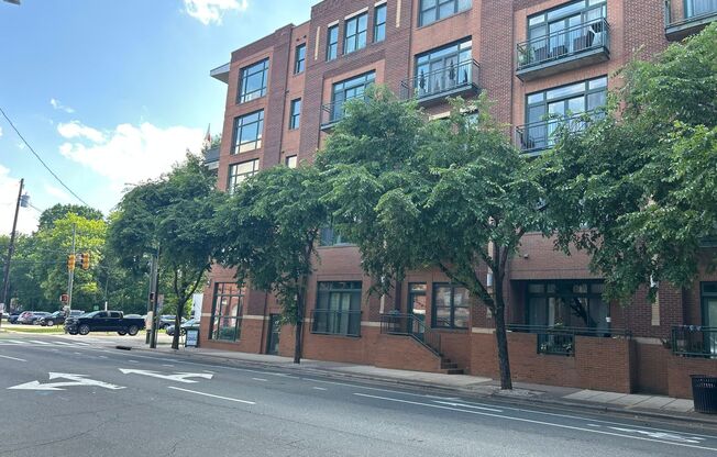 1 Bed | 1.5 Bath Downtown Raleigh Condo - Water&Internet Included