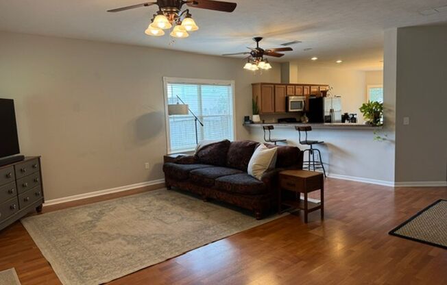 3 beds, 2 baths, $2,100