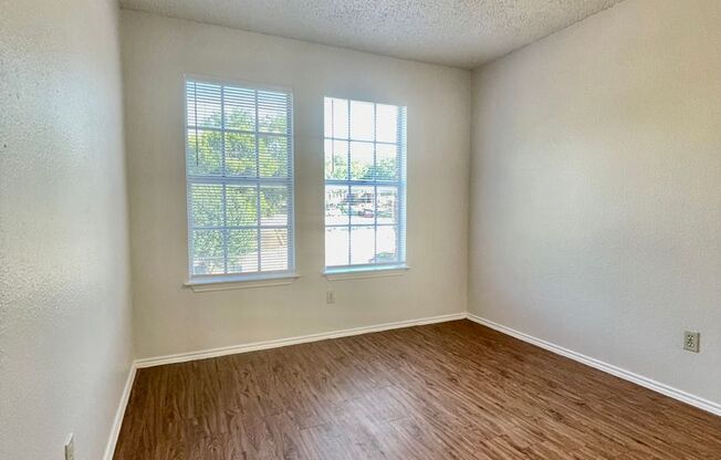 3 beds, 2 baths, 970 sqft, $1,390, Unit 3