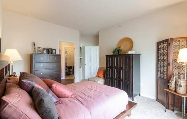 This is a photo of the primary bedroom in the 2 bedroom, 2 bath Islander floor plan at Nantucket Apartments in Loveland, OH.