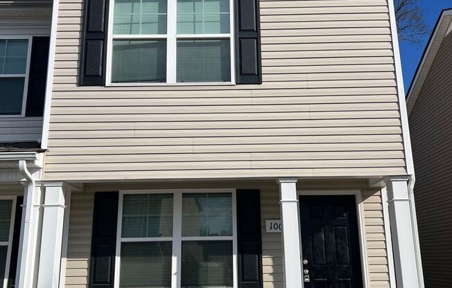 End Unit 2 Bedroom 2.5 Bath Townhome - Available NOW!