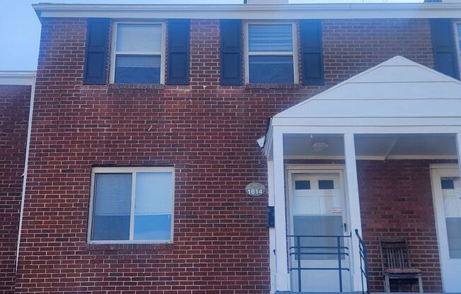 3 beds, 1 bath, 1,500 sqft, $1,300, Unit 1614-00