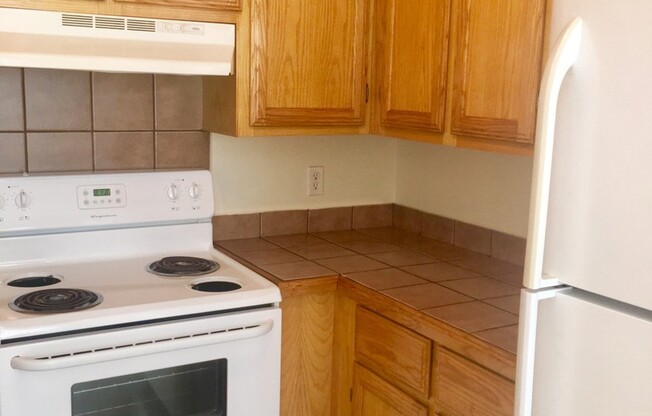 1 bed, 1 bath, $650, Unit Apt.5