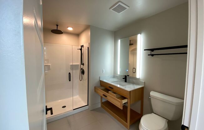 2 beds, 2 baths, 849 sqft, $3,166, Unit 421