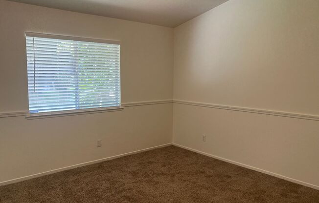 $2,195 Bullard & Figarden, 3 Bedroom - N. Tracy Ave, Fresno - Figarden Loop