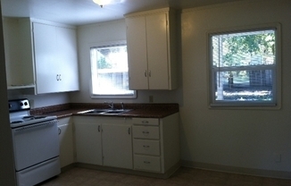 2 beds, 1 bath, $1,565