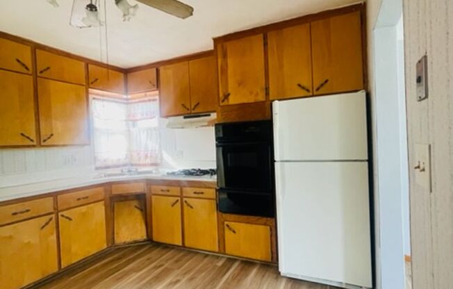 3 bedroom 1 ba single family home