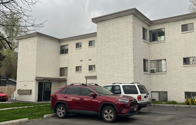 Pet Friendly 1 bed/1 bath