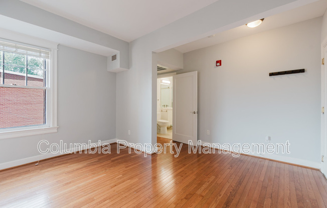 2902 PORTER ST NW