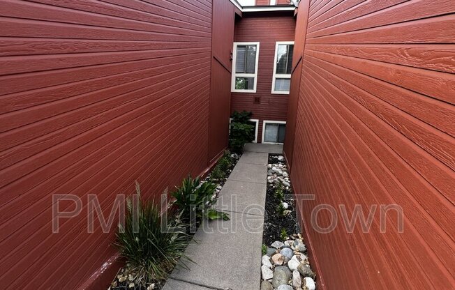 2969 W ROWLAND PL