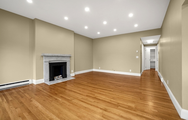 42 W NEWTON ST