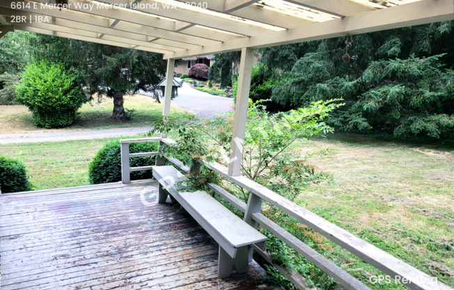 Rare Mercer Island Retreat – Available Now!