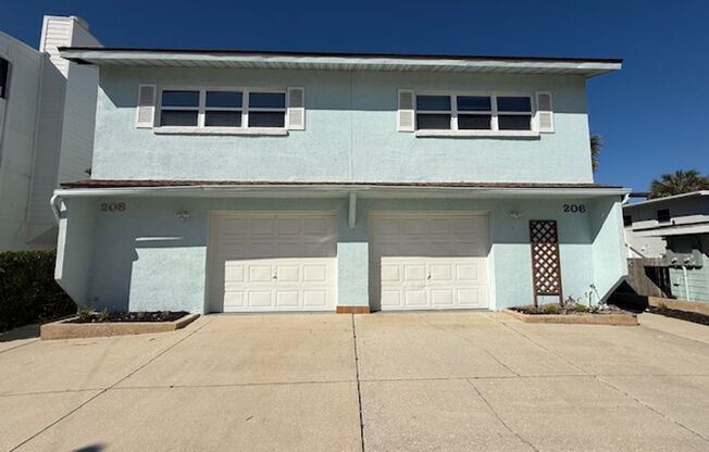 Nice 3 bed, 3 bath townhome for rent minutes to the beach!