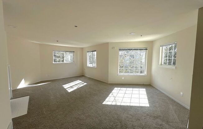 3 beds, 2.5 baths, 1,550 sqft, $3,355, Unit C 113