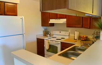 Kitchen at LakePointe Apartments, 45103