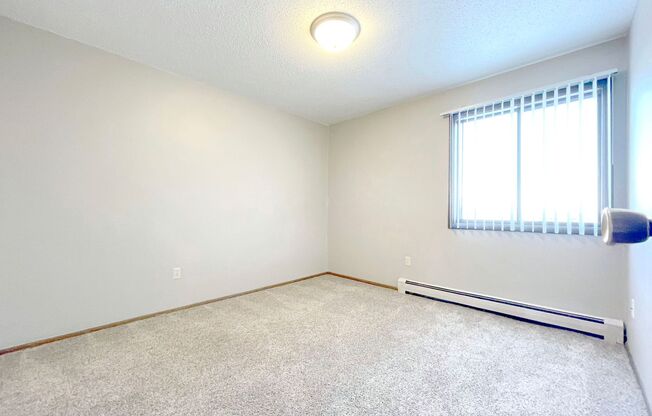 2 beds, 1 bath, 650 sqft, $735, Unit 525-7