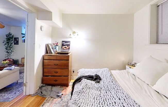 Lakeview Garden Level One Bedroom