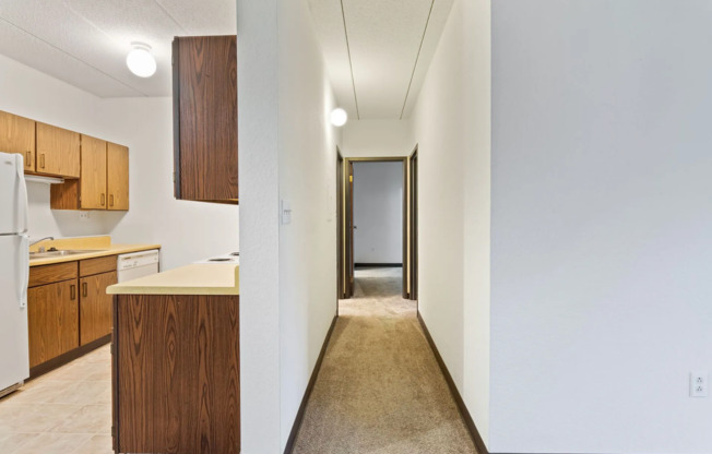 2 beds, 1 bath, 1,000 sqft, $1,050, Unit 212