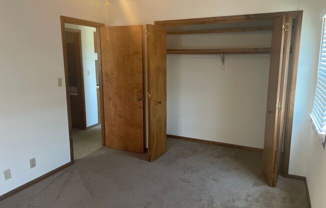 2 beds, 1 bath, 1,000 sqft, $750, Unit 3