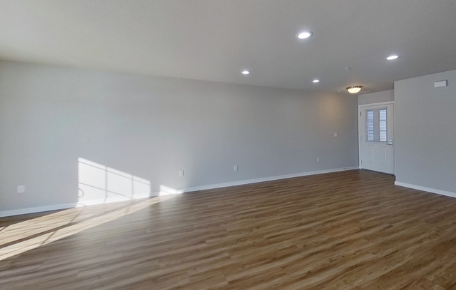 1 bed, 1 bath, 1,021 sqft, $1,465, Unit 5