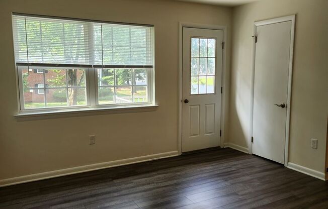 2 beds, 1 bath, 859 sqft, $1,450, Unit GL46007