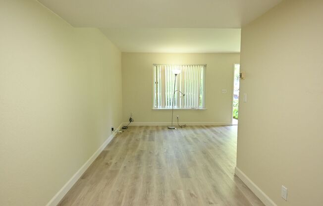 215 Chantilley Ln San Jose - 2 story 3 bed 1.5 bath Condo