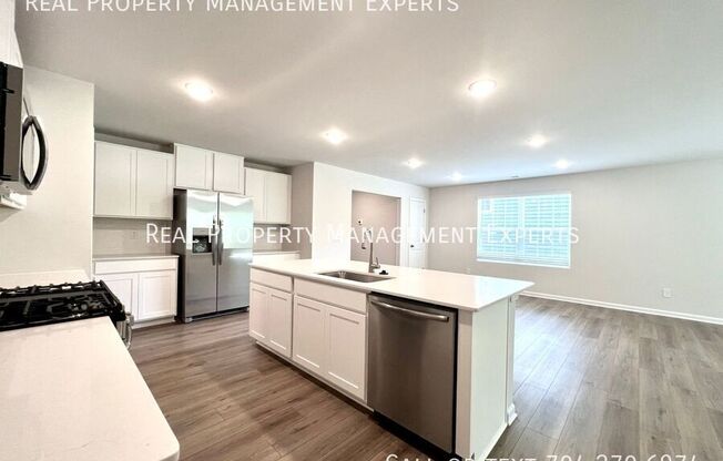 124 DORIAN PL