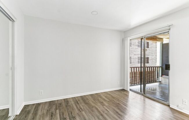 2 beds, 1 bath, 750 sqft, $1,698, Unit 209