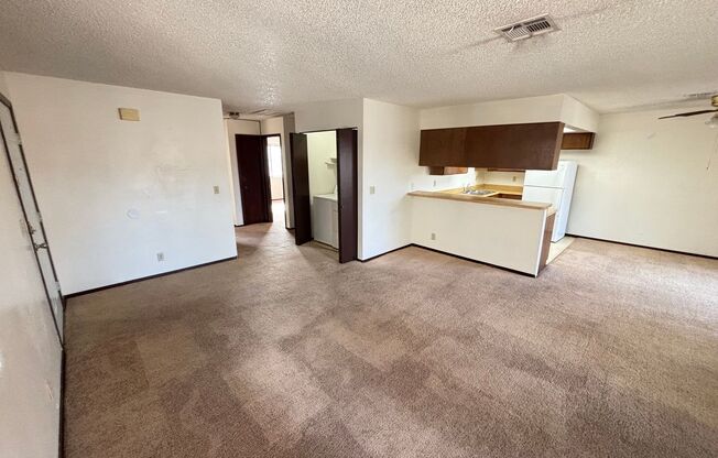 2 beds, 2 baths, $1,300, Unit # #C 11