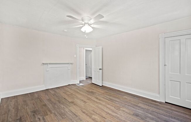 Stunning 2 bedroom home in Port Vue available August 1!