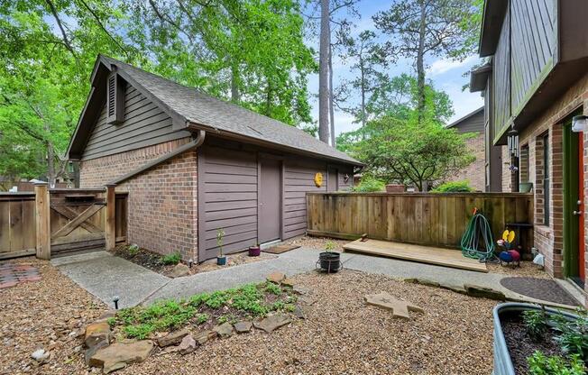 42 WILLOWWOOD CIR