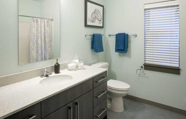 Boathouse Apartments Bathroom