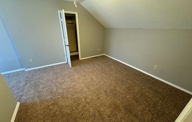 2 beds, 2 baths, $995, Unit UNIT E