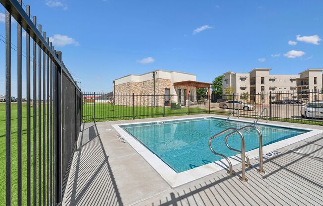 2 beds, 1 bath, 944 sqft, $1,469, Unit 332