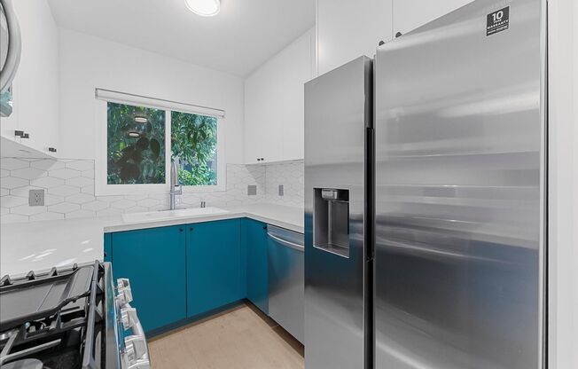 1345 N LAS PALMAS AVE