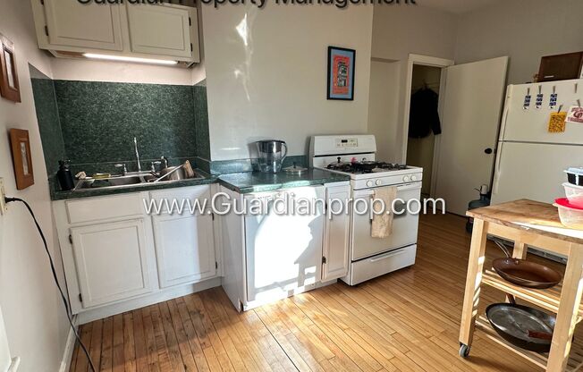 2 beds, 1 bath, $1,875