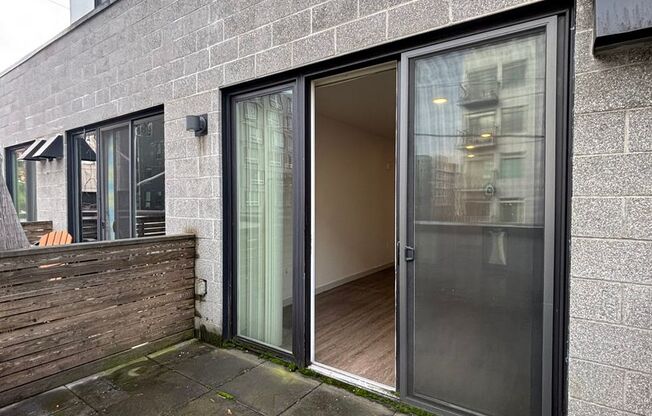 Studio, 1 bath, 320 sqft, $1,250, Unit 305