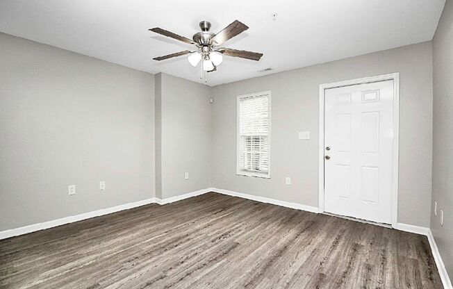 Charming 1 Bedroom/1 Bathroom Condo - Newly Renovated - Open Floor Plan - Optional Amenities Available