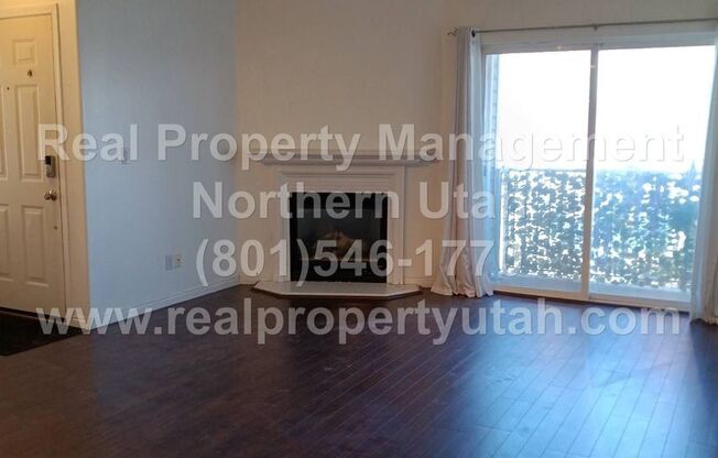 2 Bed 2 Bath Condo in Clearfield Available!