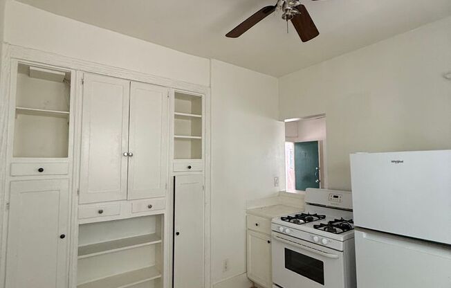 1614 E Broadway, Long Beach, California 90802