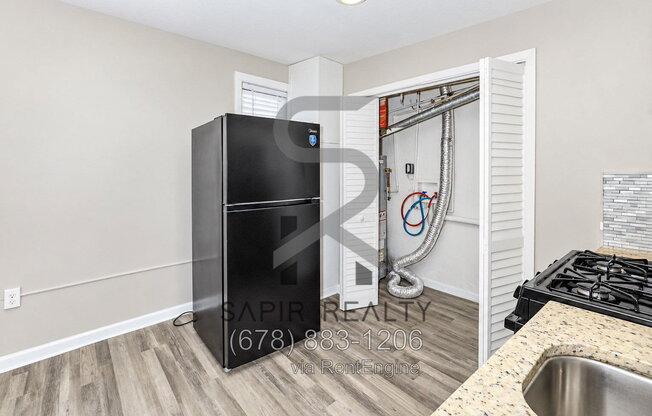 2 beds, 1 bath, 1,100 sqft, $1,350, Unit A
