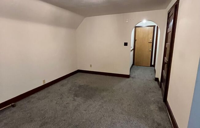 Studio, 1 bath, 325 sqft, $595, Unit 2419 #10