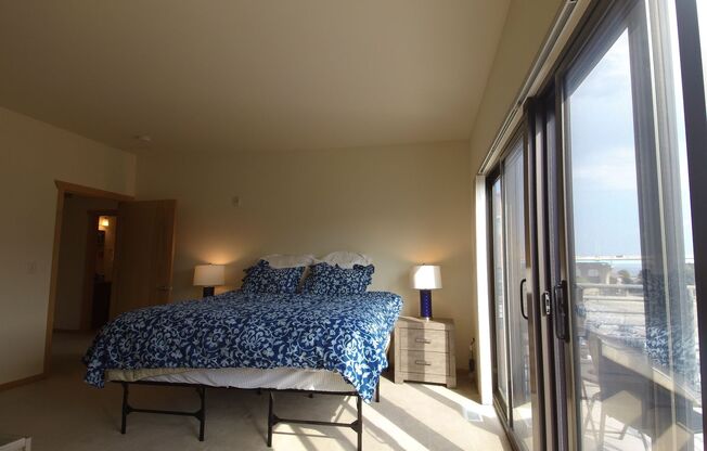 2 beds, 2.5 baths, 1,560 sqft, $3,295, Unit 402
