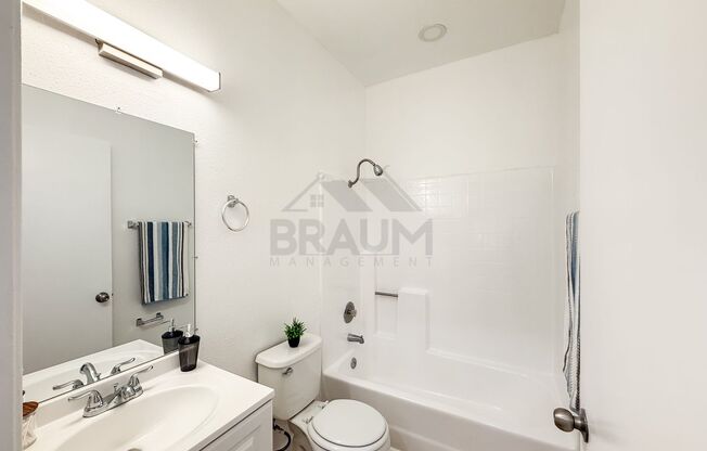 2 beds, 2 baths, 1,000 sqft, $2,495, Unit 213