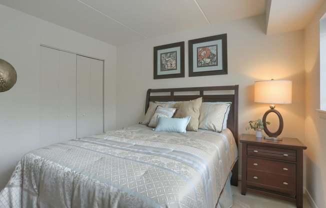 Harrisburg Apartment | Twin Lakes Apartments | a bedroom with a bed in a room