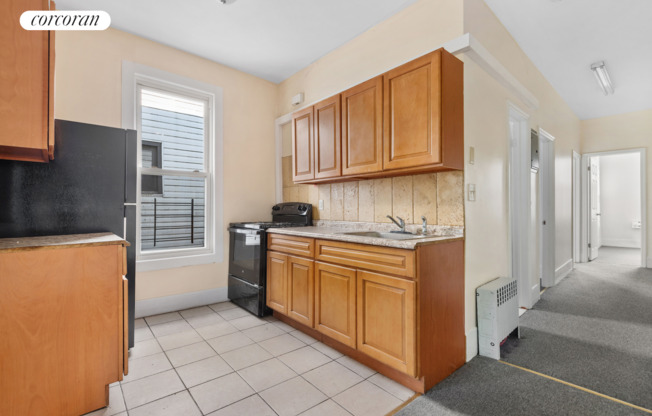 4 beds, 1 bath, $3,499, Unit 3