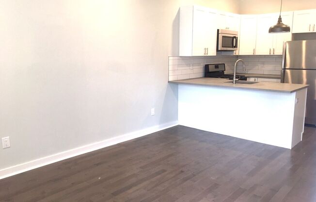 1 bed, 1 bath, 880 sqft, $1,275, Unit #1