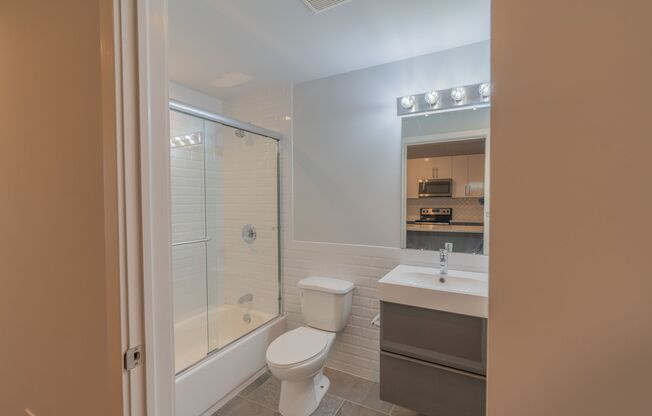 1 bed, 1 bath, 725 sqft, $1,650, Unit Unit 30